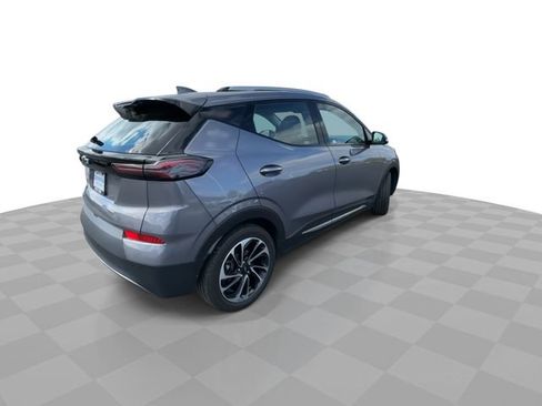Certified 2023 Chevrolet Bolt EUV Premier w/ Sun & Sound Package FWD image 8