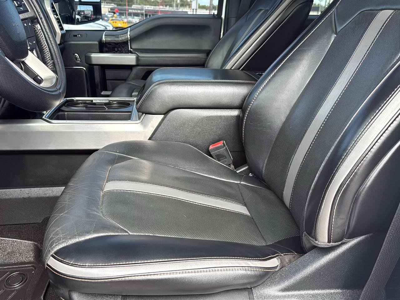 Used 2019 Ford F250 Platinum w/ Platinum Ultimate Package AWD/4WD image 12
