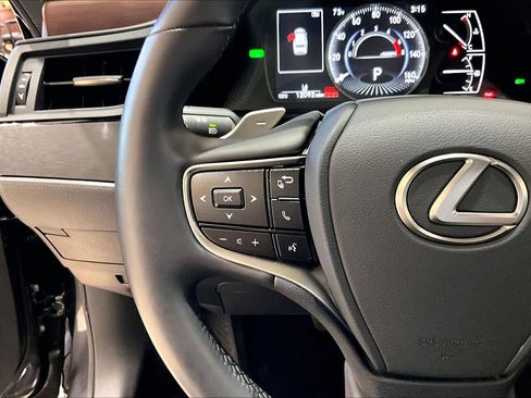Used 2025 Lexus ES 300h w/ Premium Package image 22