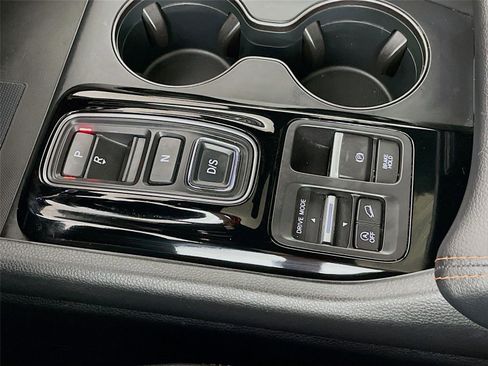 Used 2023 Honda Pilot TrailSport image 19