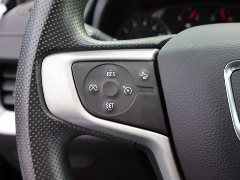 Used 2022 GMC Terrain SLE w/ Driver Convenience Package image 14