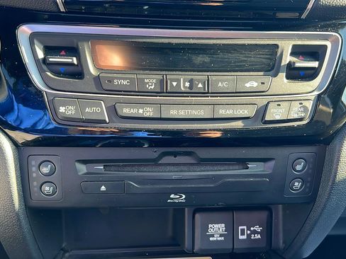 Used 2021 Honda Pilot Black Edition image 29