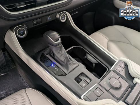 Used 2025 Toyota Grand Highlander AWD Hybrid image 14