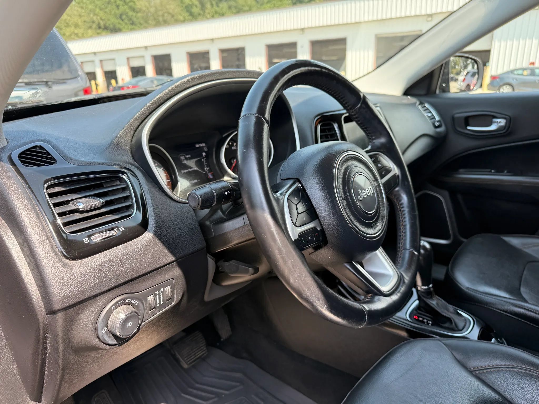 Used 2019 Jeep Compass Limited AWD/4WD image 17