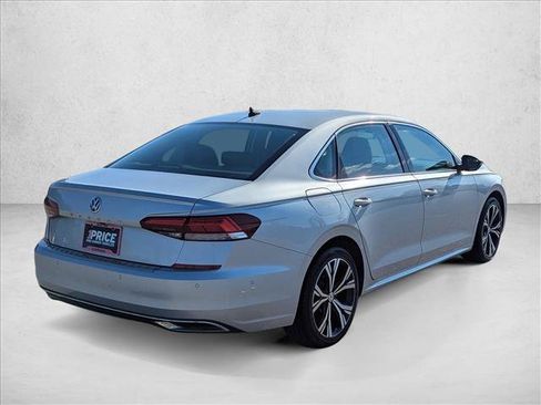 Used 2020 Volkswagen Passat 2.0T SEL FWD image 5