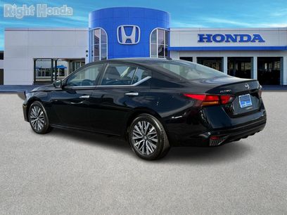 Used 2024 Nissan Altima 2.5 SV