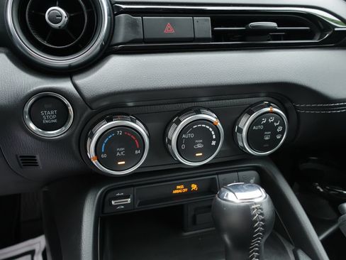 Used 2023 MAZDA MX-5 Miata Grand Touring RWD image 32