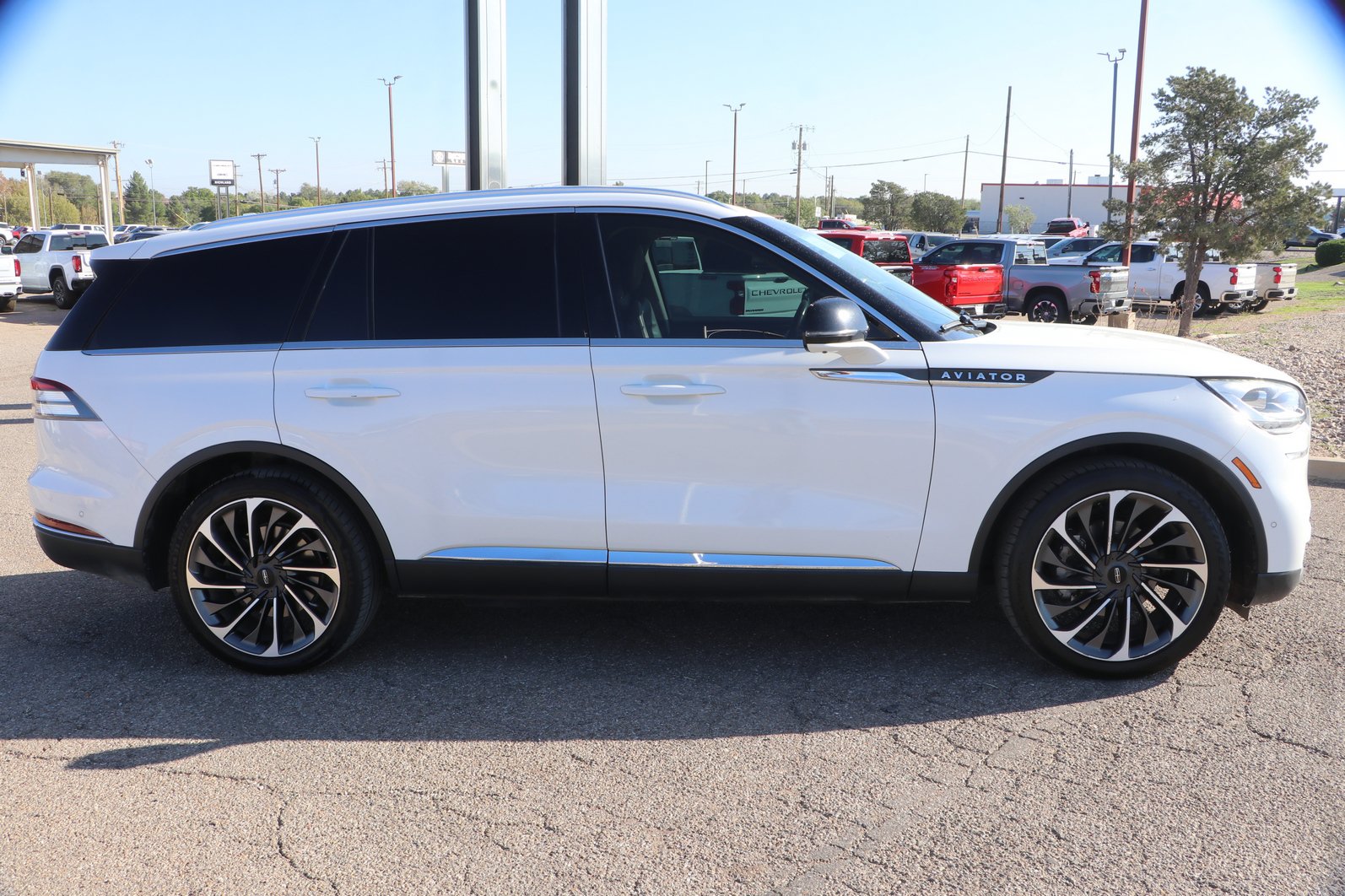 Used 2020 Lincoln Aviator Reserve w/ Equipment Group 202A AWD/4WD image 8