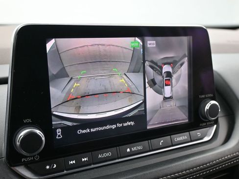 Used 2021 Nissan Rogue SV image 14