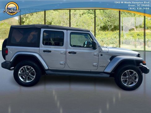 Used 2019 Jeep Wrangler Unlimited Sahara AWD/4WD image 22