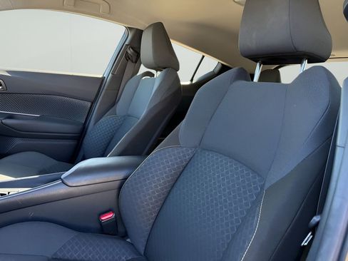 Used 2021 Toyota C-HR LE image 11