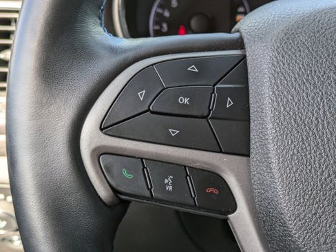 Used 2018 Jeep Grand Cherokee Laredo image 22