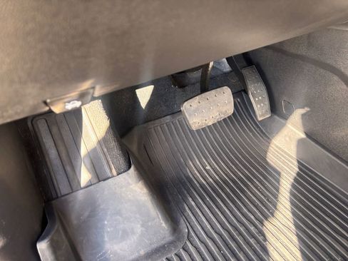 Used 2025 GMC Acadia AT4 w/ Super Cruise Package image 29