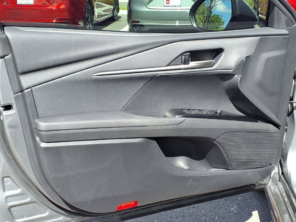 Used 2025 Toyota Camry SE w/ Convenience Package FWD image 27