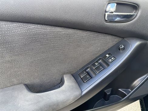 Used 2012 Nissan Altima 2.5 S FWD image 11