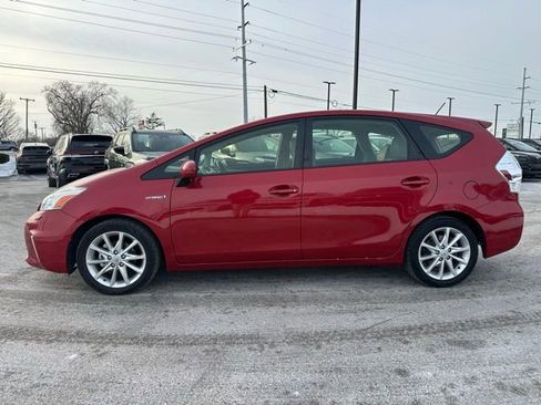 Used 2014 Toyota Prius V Five image 4