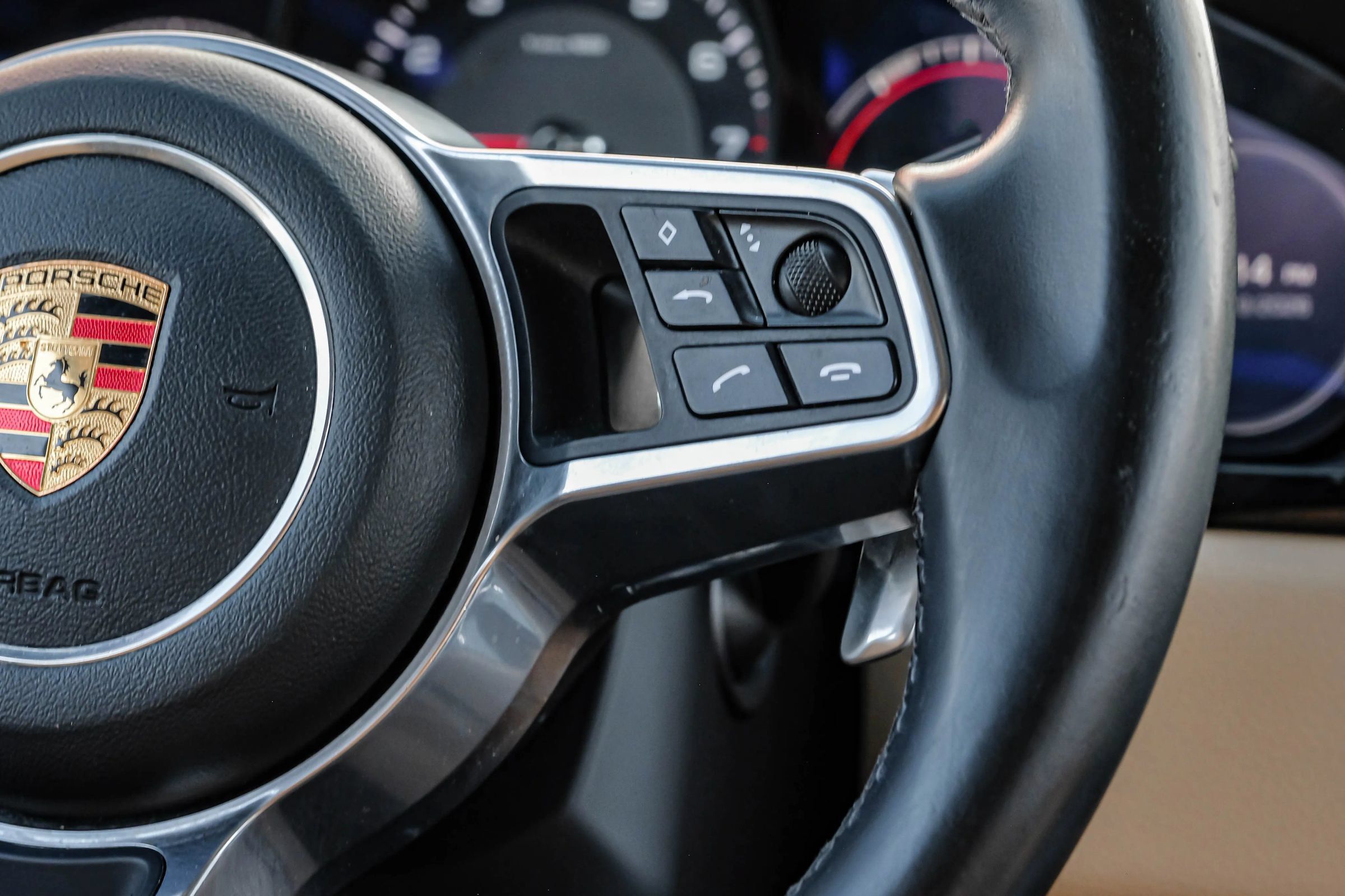 Used 2019 Porsche Cayenne AWD/4WD image 18