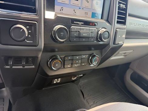 Used 2019 Ford F250 XLT w/ Snow Plow Prep Package AWD/4WD image 19