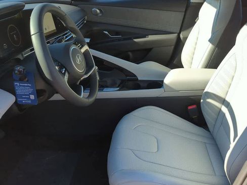 New 2026 Hyundai Elantra Limited FWD image 16