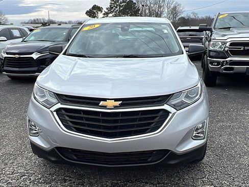 Used 2020 Chevrolet Equinox LS image 2