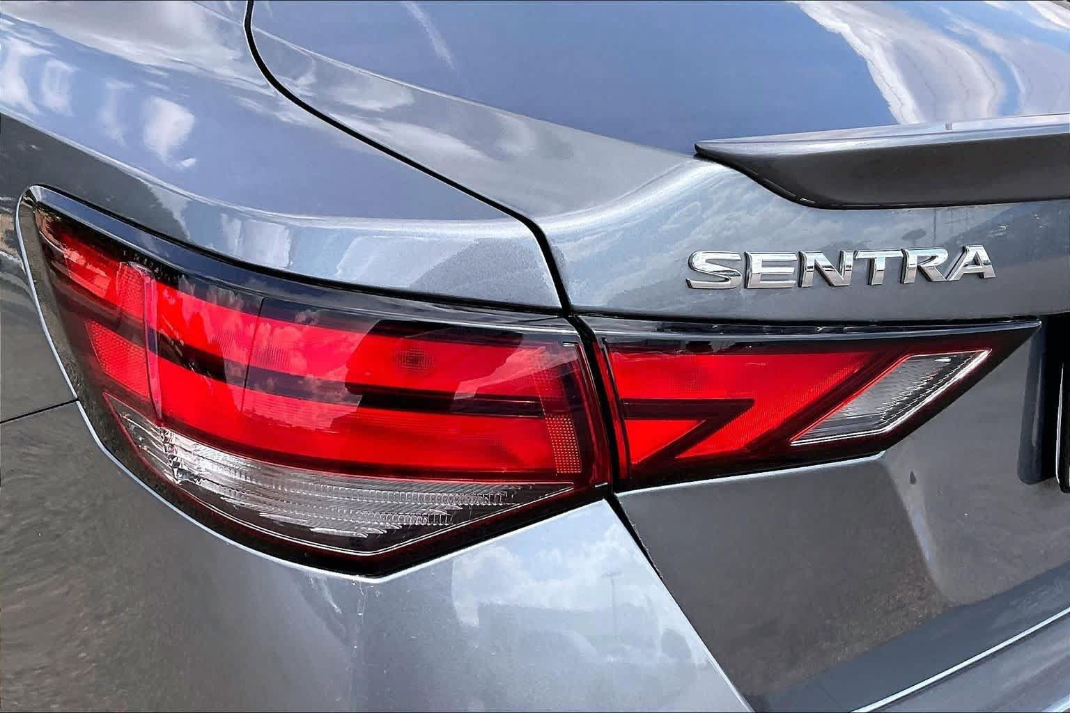 Used 2025 Nissan Sentra SR w/ SR Premium Package FWD image 28