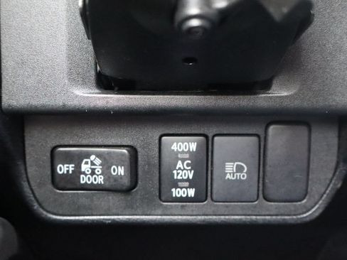 Used 2019 Toyota Tacoma TRD Off-Road AWD/4WD image 30