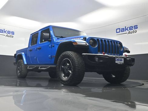 Used 2022 Jeep Gladiator Rubicon w/ LED Lighting Group AWD/4WD image 39