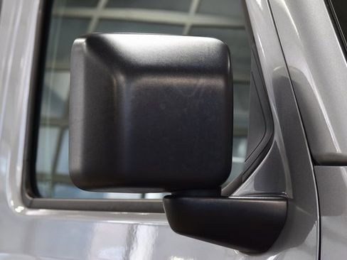 Used 2018 Jeep Wrangler Unlimited Sahara image 17