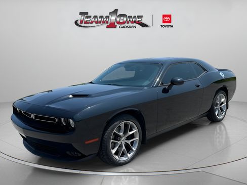 Used 2021 Dodge Challenger SXT w/ Plus Package RWD image 5