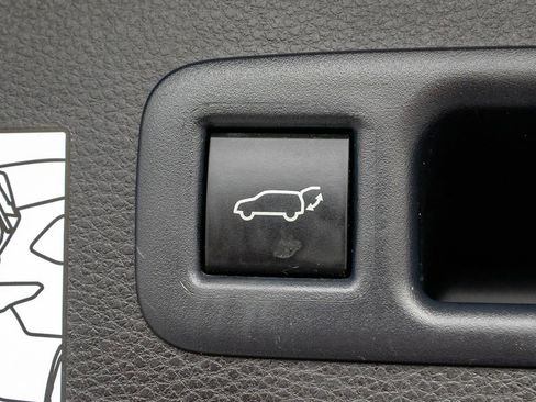 Used 2024 Toyota Highlander XLE image 42