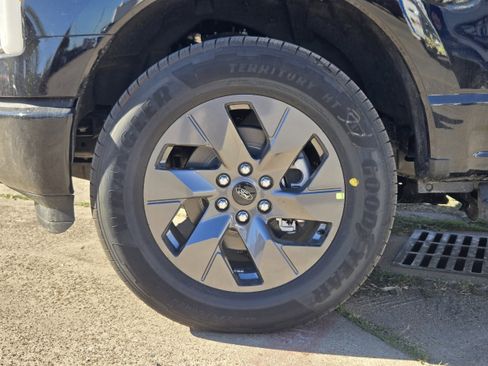 New 2025 Ford F150 Lightning Flash AWD/4WD image 7