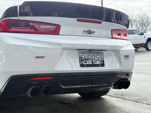 Used 2018 Chevrolet Camaro SS image 8