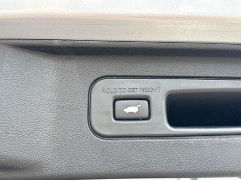 Certified 2023 Honda Pilot Touring image 17