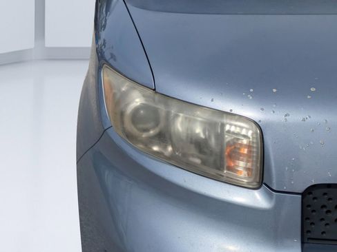 Used 2010 Scion xB FWD image 9