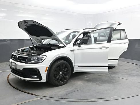 Used 2021 Volkswagen Tiguan SE R-Line AWD/4WD image 43