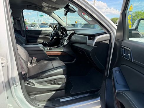Used 2017 GMC Yukon SLT image 10