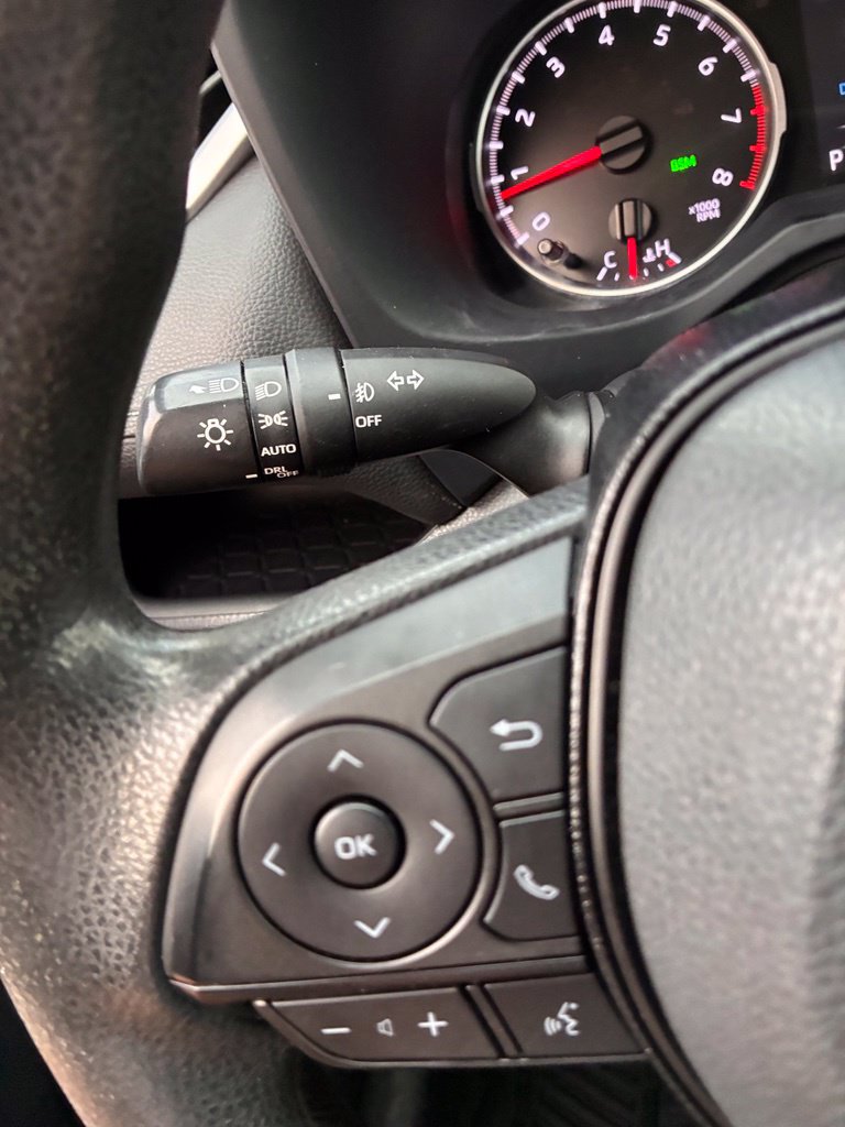 Used 2021 Toyota RAV4 XLE FWD image 33
