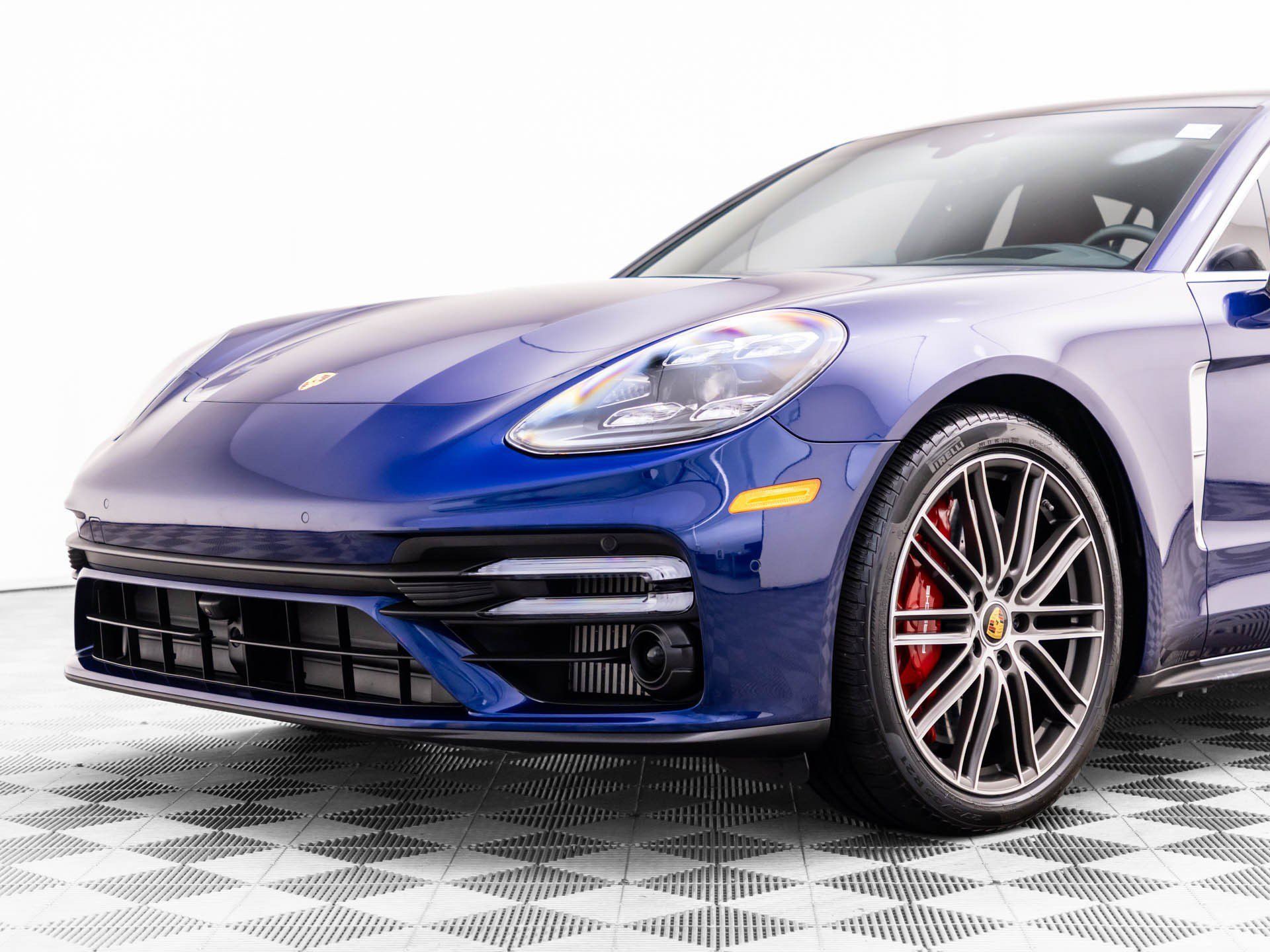 Certified 2023 Porsche Panamera Turbo S Executive AWD/4WD image 38