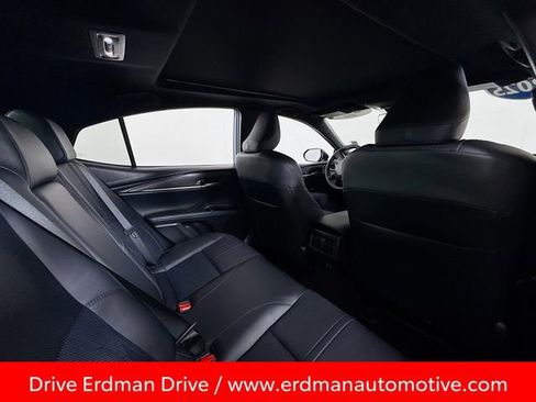 Used 2025 Toyota Camry XSE image 29