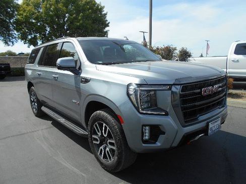 Used 2024 GMC Yukon XL AT4 w/ Technology Package AWD/4WD image 6