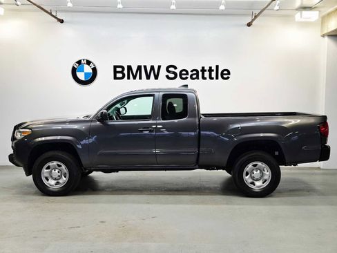 Used 2022 Toyota Tacoma SR image 3
