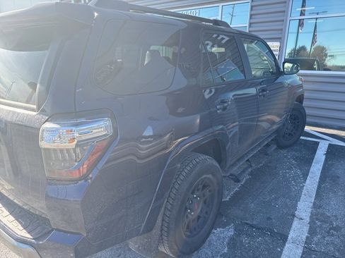 Used 2024 Toyota 4Runner TRD Off-Road Premium image 4