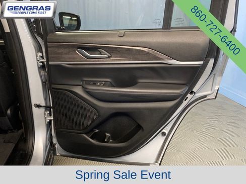 Used 2023 Jeep Grand Cherokee Limited w/ Luxury Tech Group II AWD/4WD image 44