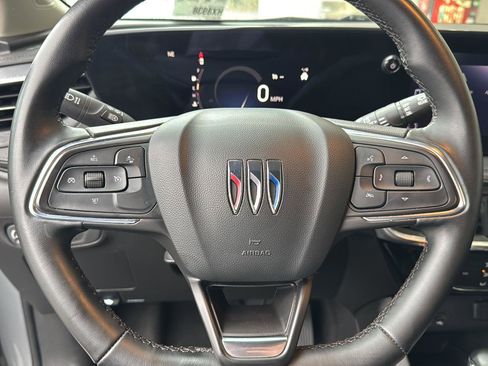 Used 2024 Buick Encore GX Sport Touring image 17