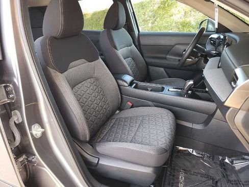 Certified 2025 Nissan Kicks SV image 15
