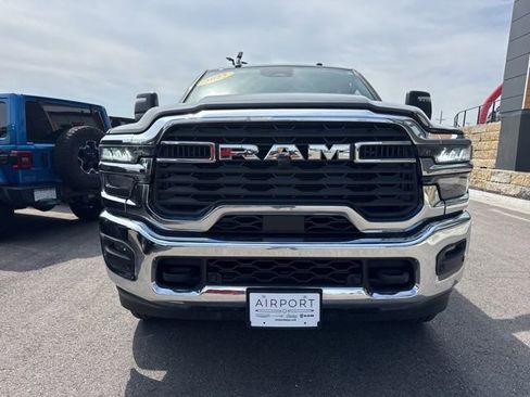 Used 2025 RAM 2500 Big Horn AWD/4WD image 9
