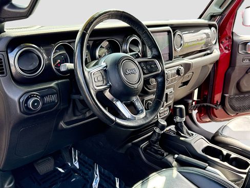 Used 2021 Jeep Wrangler Unlimited Sahara image 4