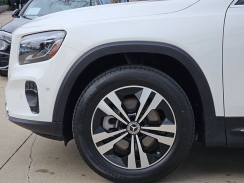 Used 2025 Mercedes-Benz GLB 250 image 11