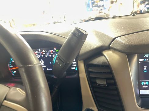 Used 2018 GMC Yukon Denali w/ Open Road Package AWD/4WD image 23