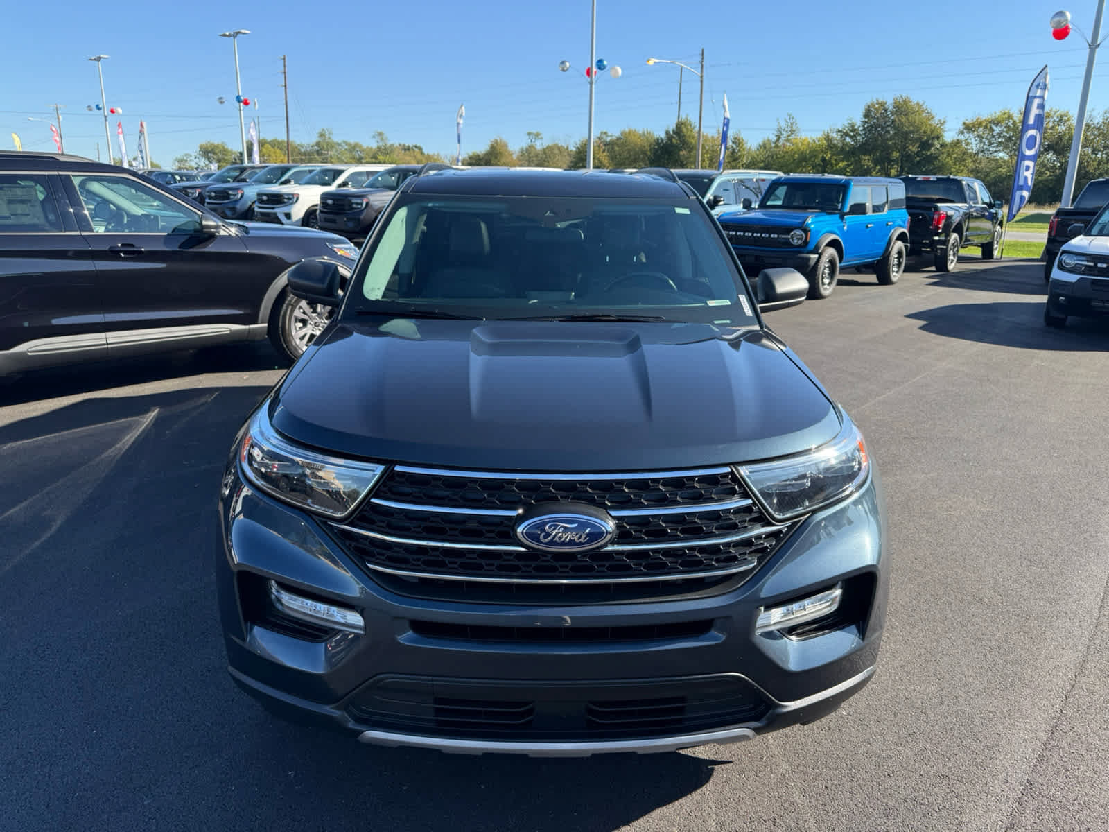 Used 2023 Ford Explorer XLT w/ Equipment Group 202A AWD/4WD image 21